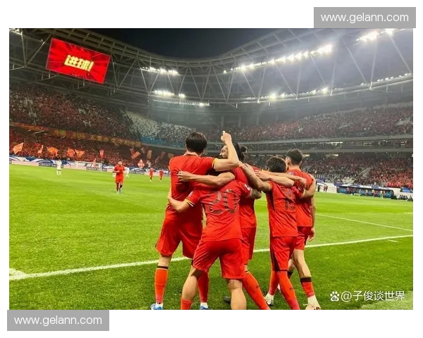 今晚国足对阵劲敌直播，热血时刻不容错过，球迷们一起见证精彩比赛！